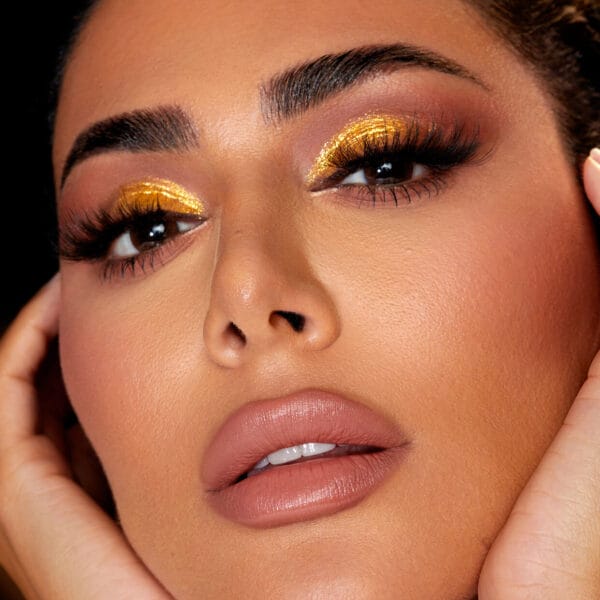 Huda Beauty Empowered Eyeshadow Palette Preview