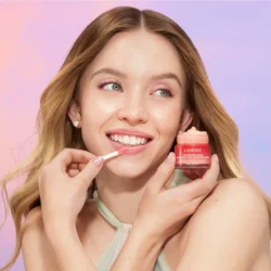 LANEIGE - Lip Sleeping Mask Intense Hydration with Vitamin C Berry 0.7 oz / 20 g LANEIGE Lip Sleeping Mask Intense Hydration with Vitamin C